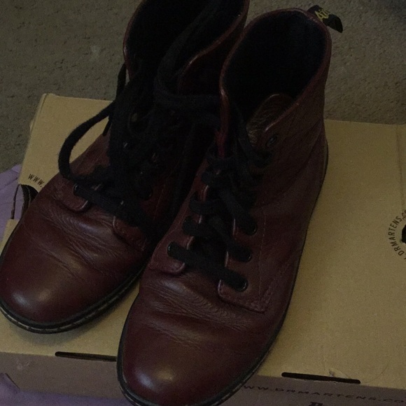 dr martens leyton oxblood